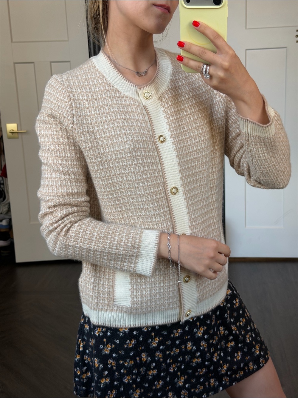 Womens Beige & Cream Button-Front Pure Cashmere Cardigan Sweater